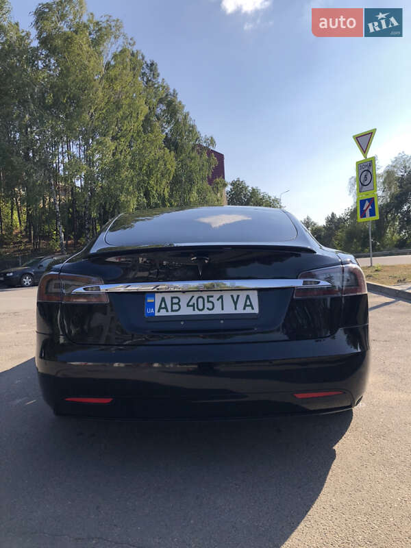 Ліфтбек Tesla Model S 2017 в Могилів-Подільському