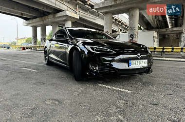Лифтбек Tesla Model S 2018 в 