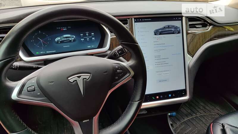 Ліфтбек Tesla Model S 2012 в Чернівцях