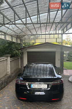 Лифтбек Tesla Model S 2017 в Днепре