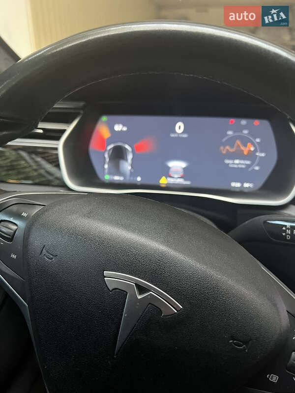 Ліфтбек Tesla Model S 2017 в Дніпрі