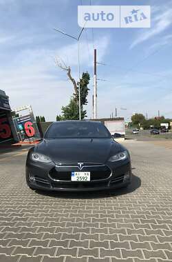 Лифтбек Tesla Model S 2015 в Киеве