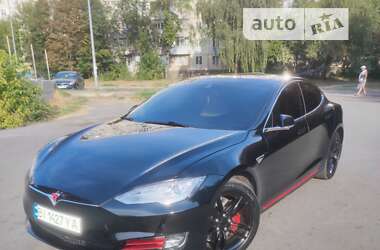 Лифтбек Tesla Model S 2015 в Полтаве