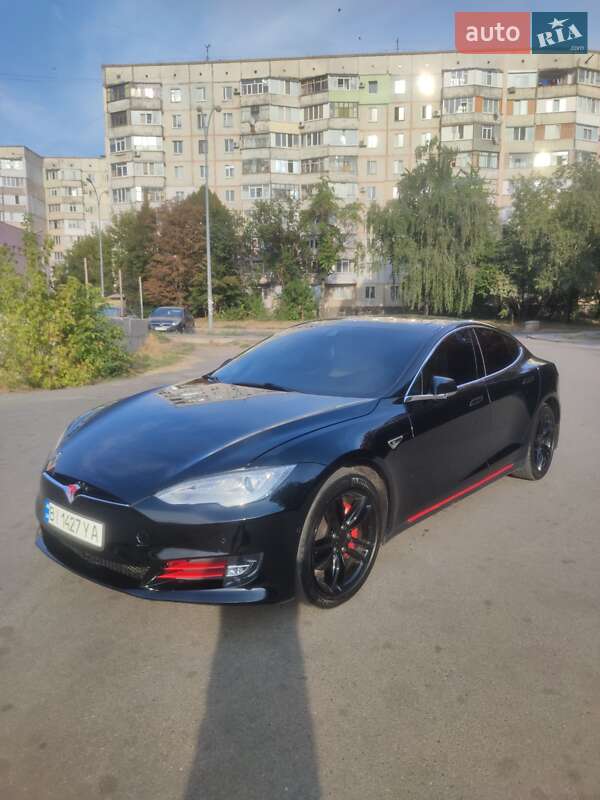 Лифтбек Tesla Model S 2015 в Полтаве