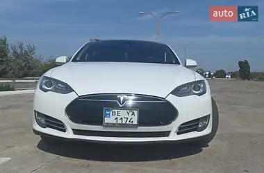 Tesla Model S 2013