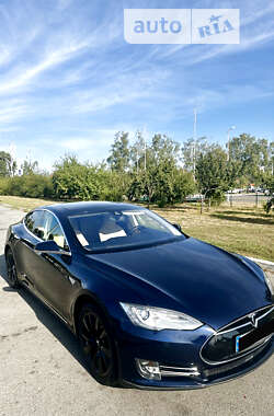 Лифтбек Tesla Model S 2014 в Буче