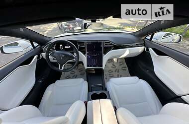 Ліфтбек Tesla Model S 2017 в Львові