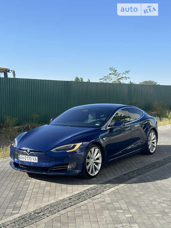 Ліфтбек Tesla Model S 2017 в Софіївській Борщагівці