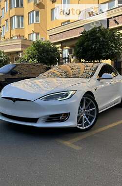 Лифтбек Tesla Model S 2020 в Киеве