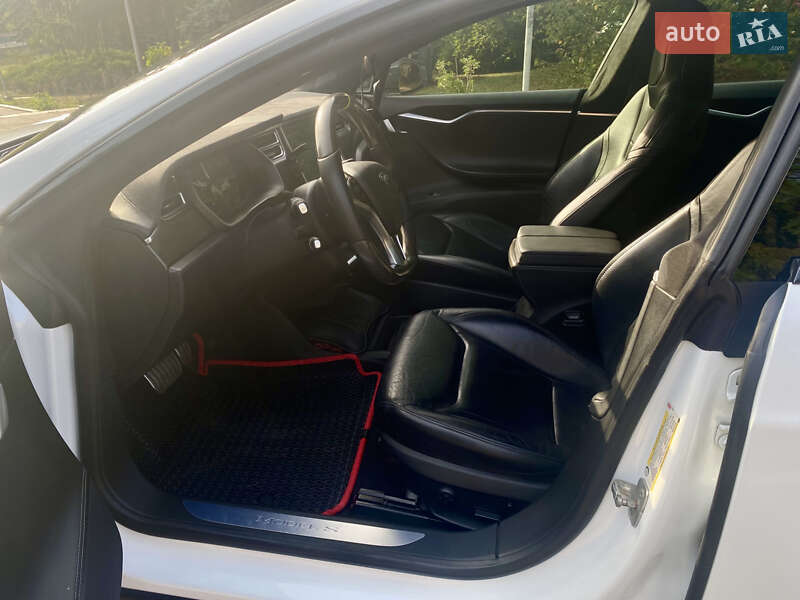 Ліфтбек Tesla Model S 2014 в Житомирі