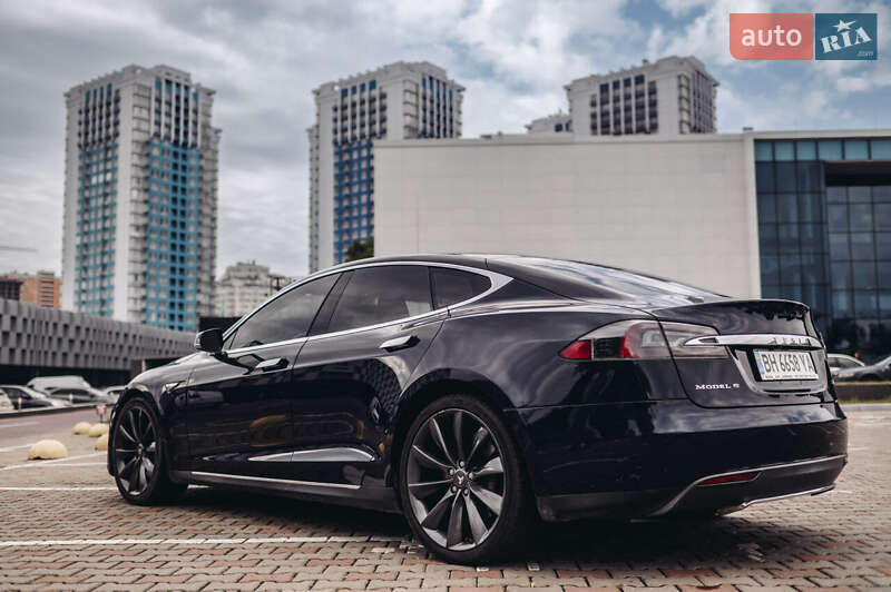 Ліфтбек Tesla Model S 2013 в Одесі