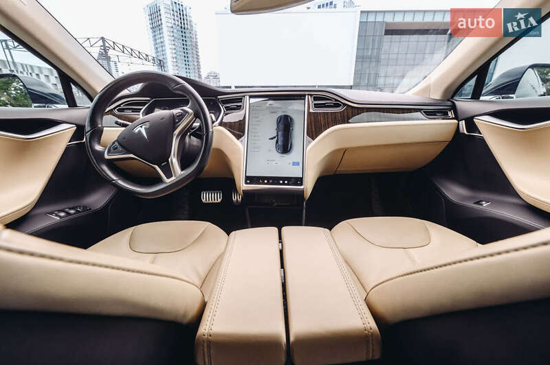 Ліфтбек Tesla Model S 2013 в Одесі