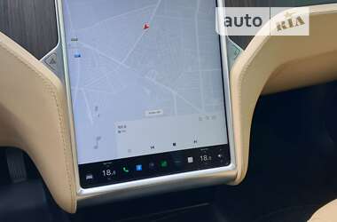 Лифтбек Tesla Model S 2013 в 