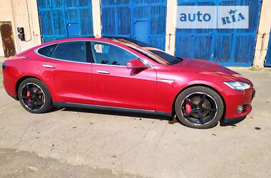 Лифтбек Tesla Model S 2014 в Киеве