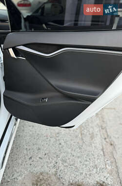 Лифтбек Tesla Model S 2020 в 