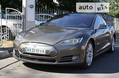 Лифтбек Tesla Model S 2015 в Харькове