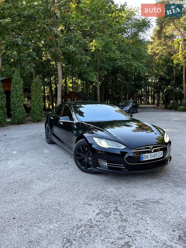 Tesla Model S 2016