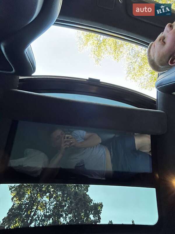 Лифтбек Tesla Model S 2016 в Сарнах