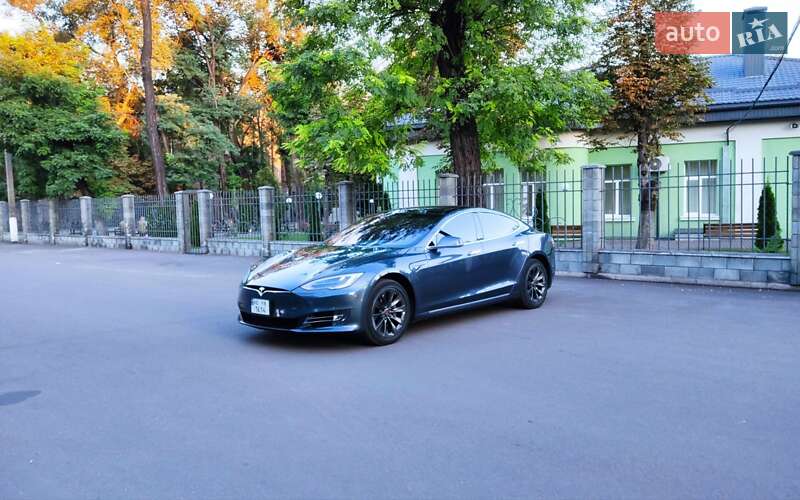 Лифтбек Tesla Model S 2017 в Днепре