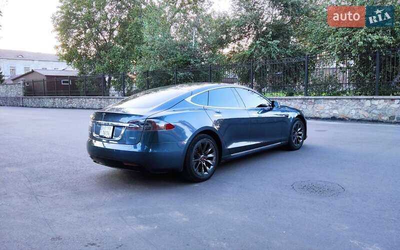 Лифтбек Tesla Model S 2017 в Днепре