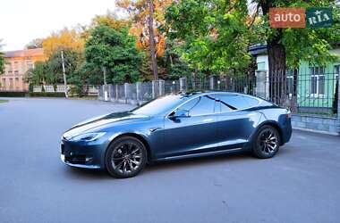 Лифтбек Tesla Model S 2017 в 