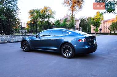 Лифтбек Tesla Model S 2017 в 