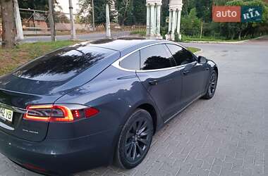 Лифтбек Tesla Model S 2019 в Трускавце