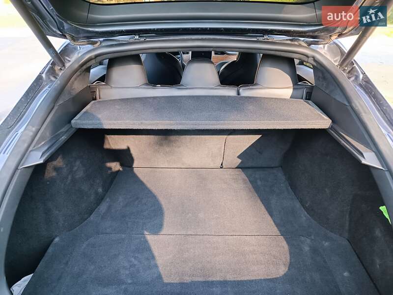 Ліфтбек Tesla Model S 2019 в Трускавці