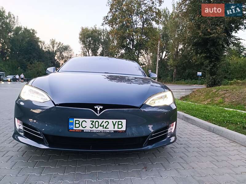 Ліфтбек Tesla Model S 2019 в Трускавці