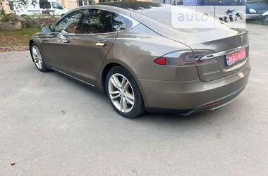 Лифтбек Tesla Model S 2016 в Хмельницком