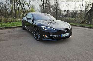 Ліфтбек Tesla Model S 2017 в Кривому Розі