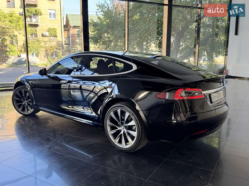 Лифтбек Tesla Model S 2020 в Одессе