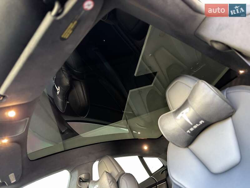 Лифтбек Tesla Model S 2020 в Одессе