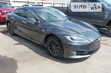 Tesla Model S 2018