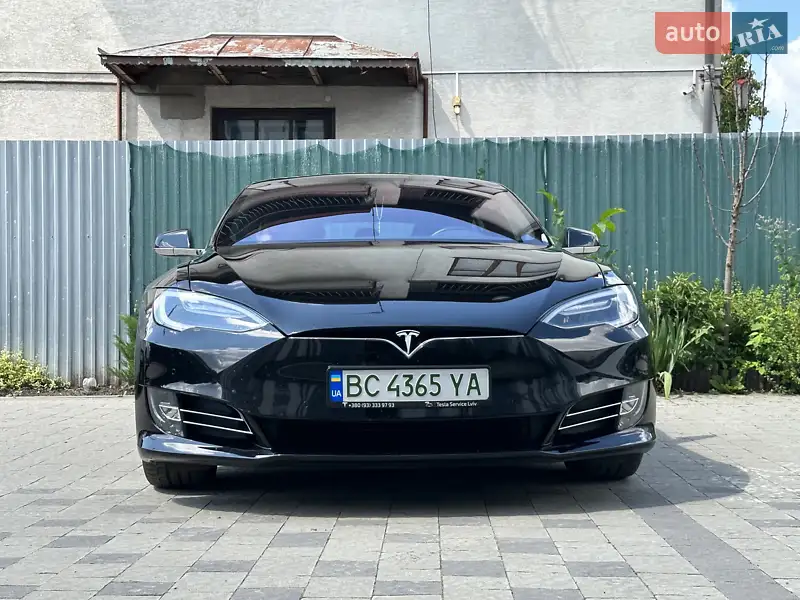 Tesla Model S 2018