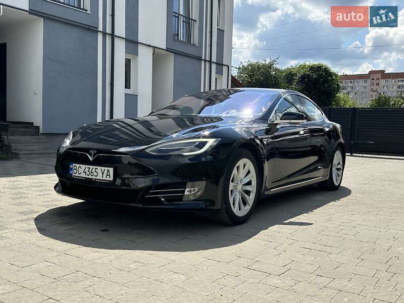 Ліфтбек Tesla Model S 2018 в Львові