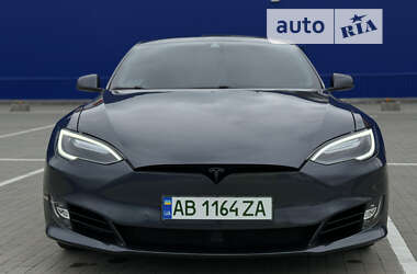 Ліфтбек Tesla Model S 2014 в Вінниці