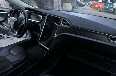 Лифтбек Tesla Model S 2014 в Запорожье