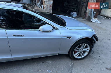 Лифтбек Tesla Model S 2014 в Запорожье