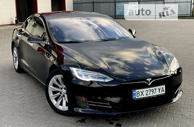 Лифтбек Tesla Model S 2017 в Киеве