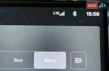 Лифтбек Tesla Model S 2015 в 