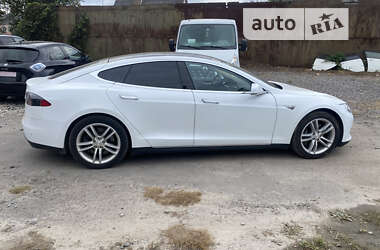 Лифтбек Tesla Model S 2014 в Дубно