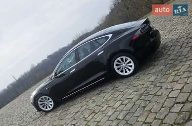 Ліфтбек Tesla Model S 2016 в Києві