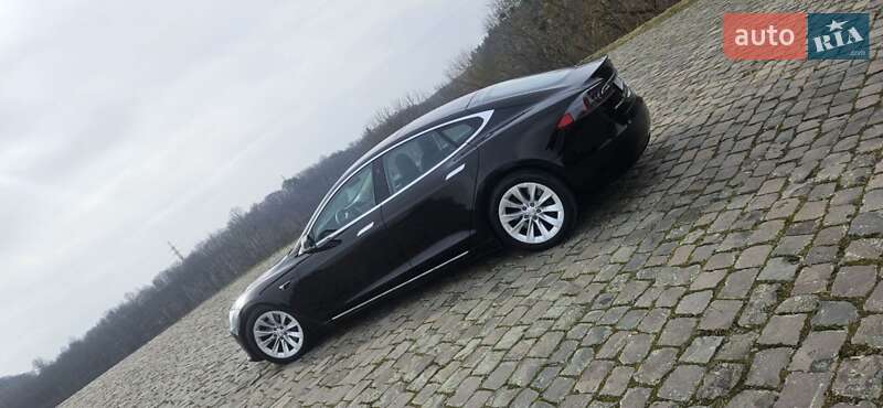 Лифтбек Tesla Model S 2016 в Киеве фото 6 Лифтбек Tesla Model S 2016 в Киеве
