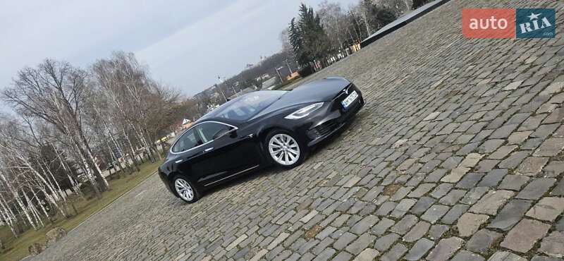 Лифтбек Tesla Model S 2016 в Житомире