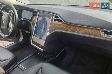 Ліфтбек Tesla Model S 2016 в Києві