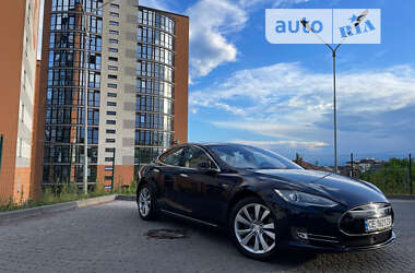 Ліфтбек Tesla Model S 2015 в Чернівцях