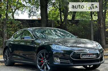 Ліфтбек Tesla Model S 2015 в Миколаєві