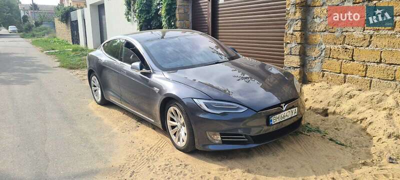 Ліфтбек Tesla Model S 2017 в Одесі