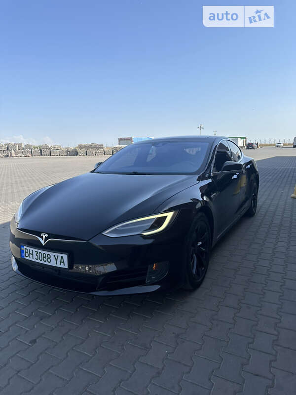 Лифтбек Tesla Model S 2016 в Одессе